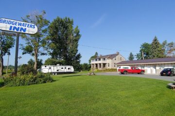 Restaurants and motels in Johnstown ON